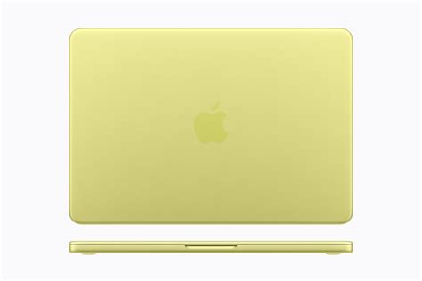 MacBook Neo amarelo-cítrico fechado, com logo Apple na tampa e vista lateral.