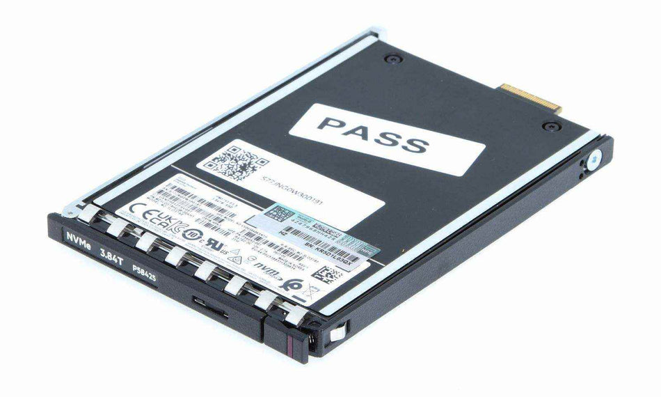 Disco SSD HPE MSA preto, metálico e de formato compacto, com etiqueta PASS e conector SAS visível.